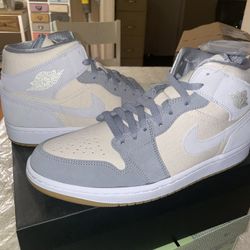 AIR JORDAN 1 MID SE COCONUT CREAM
