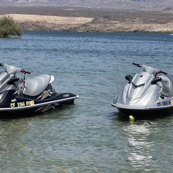Yamaha Wave Runner VXR and VXS 2011 trailer Included.