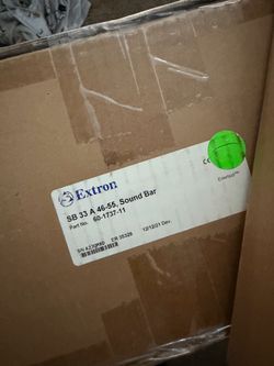 Extron SB 33 A 46-55 Adjustable Width Sound Bar + SMK V SB 33 Plus Mounting Kit