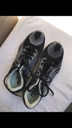 Pumas women size 8