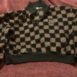 Pink/Victoria’s Secret sweatshirt