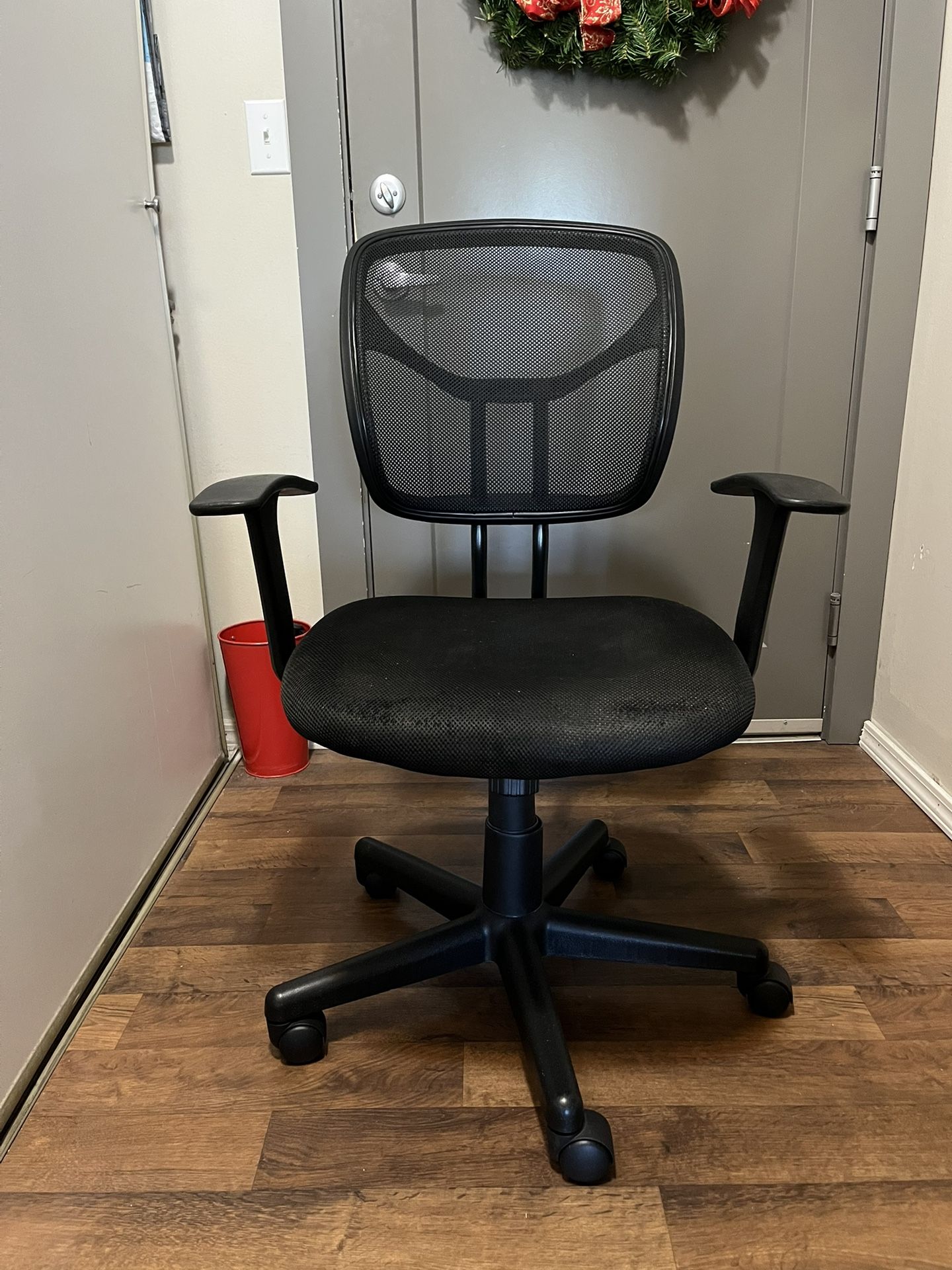 Office Chair (Mesh Chair With Arm Rest) 💺 Great for Dorms / Home Office / Study Room