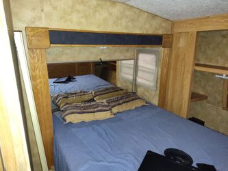05 keystone raptor 5TH Wheel