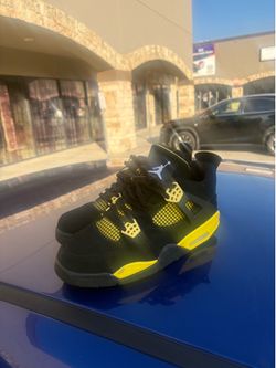 Jordan 4  ( yellow thunder)