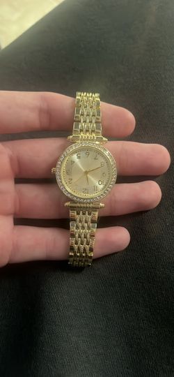womans gold watch