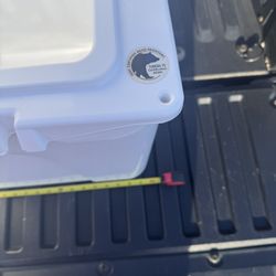 New 75 Yeti Cooler