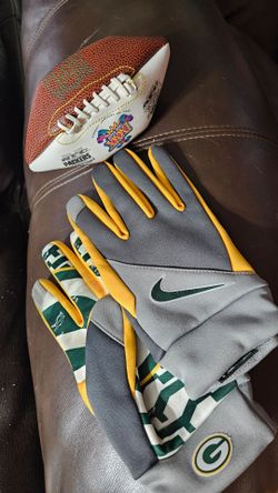 Green Bay Packers: xl gloves & mini SUPERBOWL XXXI leather football, firm.