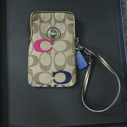 coach wristlet 