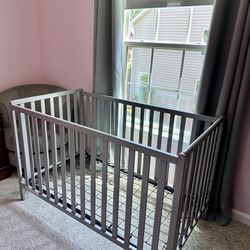 Delta Children Heartland 4-in-1 Convertible Crib Gray