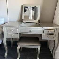 Silver Vanity 