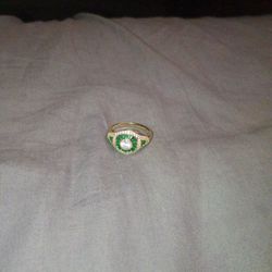 Vintage women's gold ring ( Size 6)