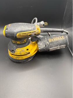 DeWalt 3 amps Corded 5 in. Random Orbit Sander