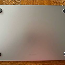 Apple MacBook Air M2 +
Warranty