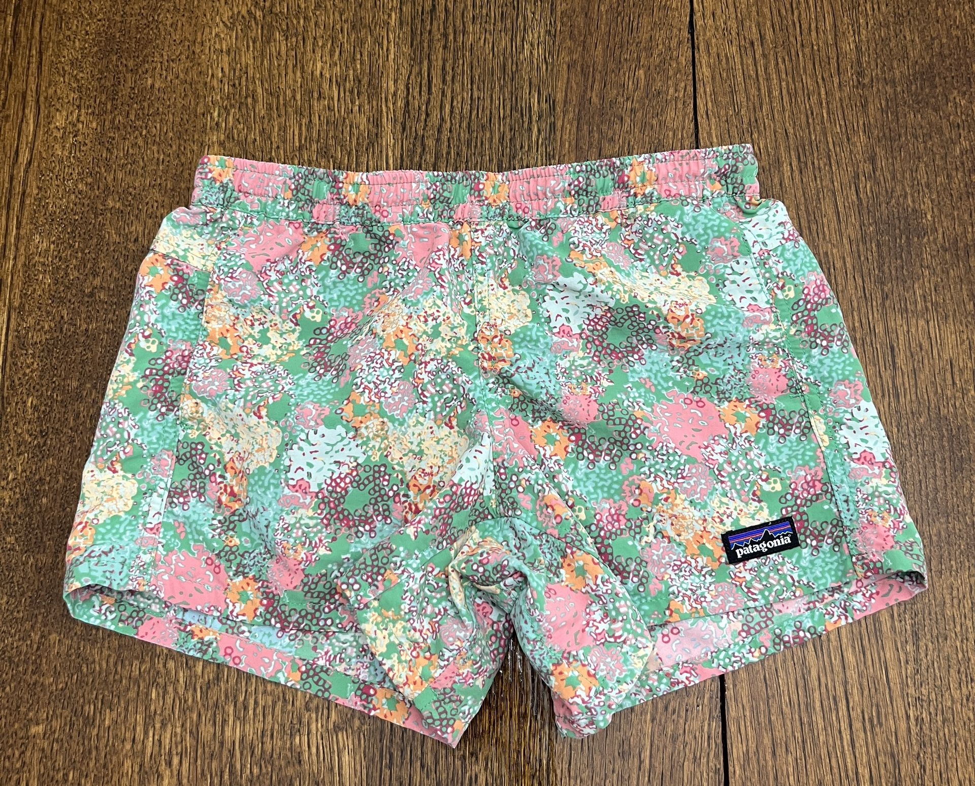 Girl Patagonia baggie shorts L