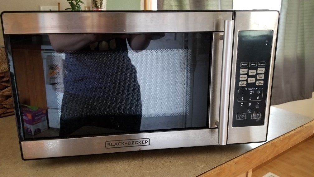 Black and decker small microwave