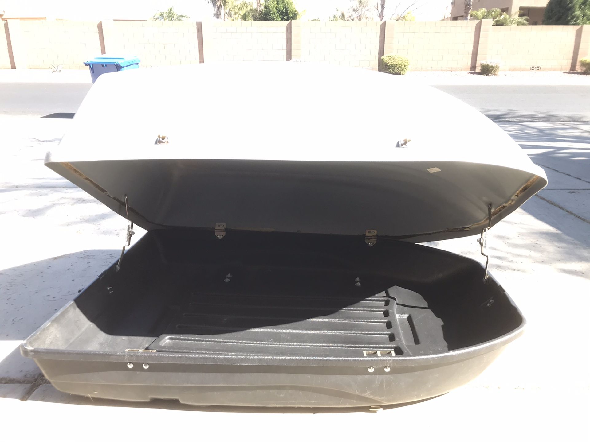 Roof top cargo luggage carrier