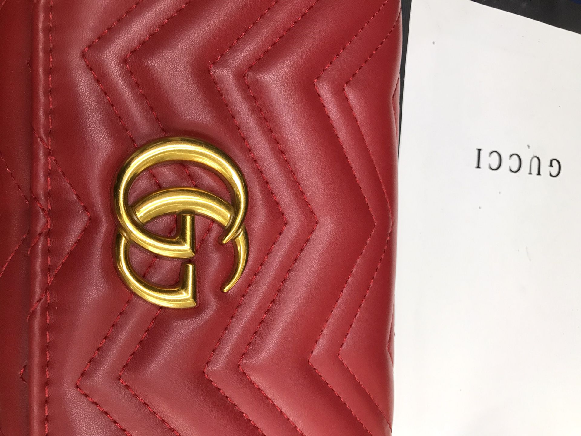 Gucci Wallet red with bag