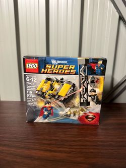 LEGO DC Super Heroes Superman Metropolis Showdown Set 76002