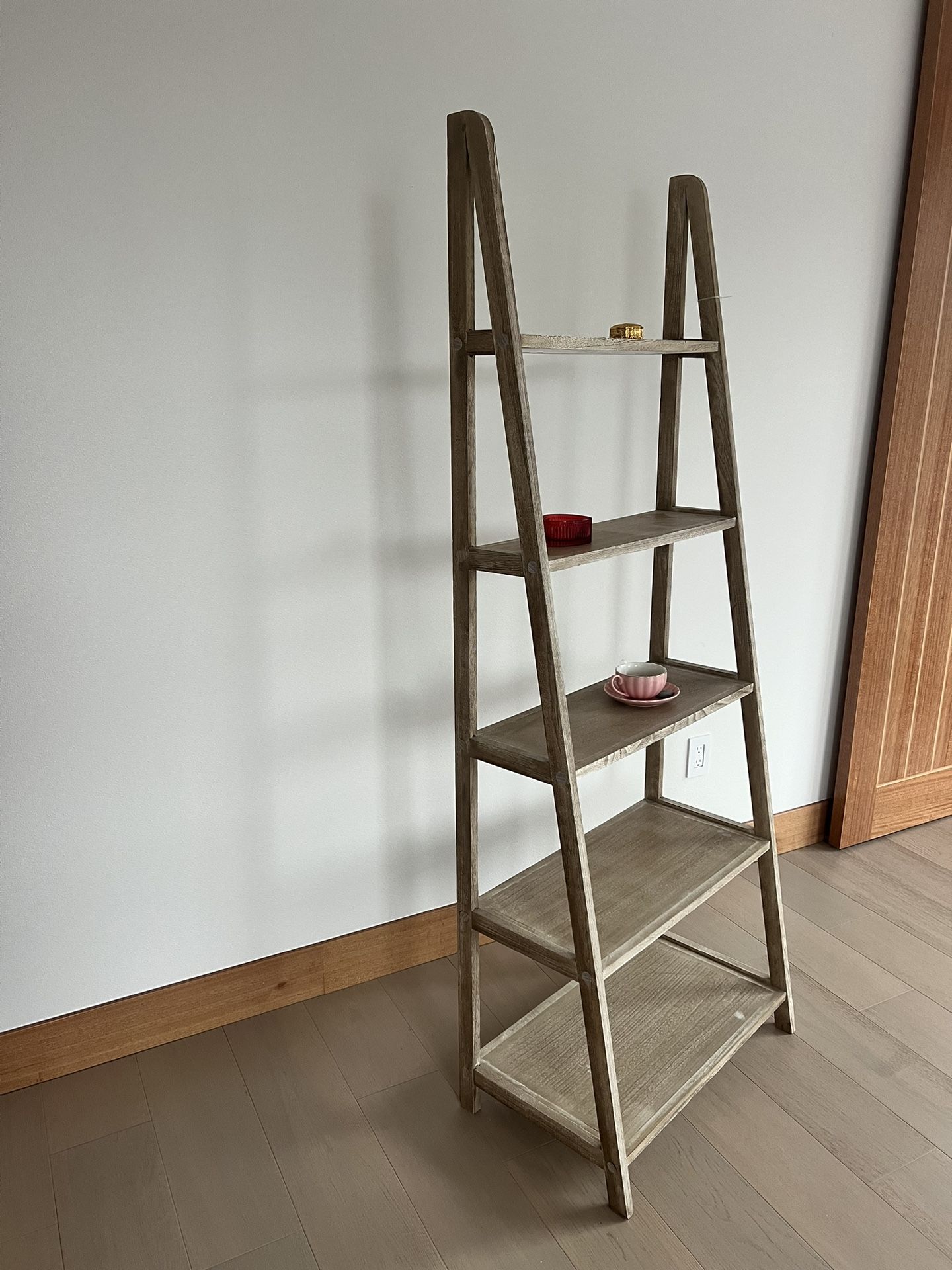 Shelf Ladder