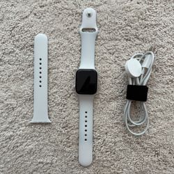 Apple Watch SE 40 mm GPS