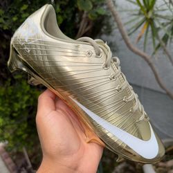 Nike Mercurial Superfly CR7 Metallic Gold Star Size 9.5M