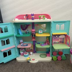 Gabby's Dollhouse Purrfect Dollhouse Playset with Sounds, 22 Pc Accessories 