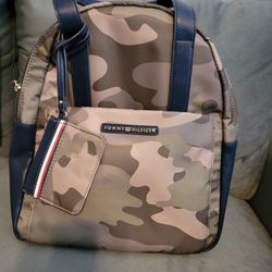 Tommy Hilfiger Camouflage backpack w/ Card Holder