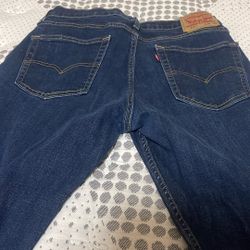 W 36 L 32 Levi Jeans 