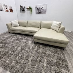 Thomasville Sectional Couch - Free Delivery 