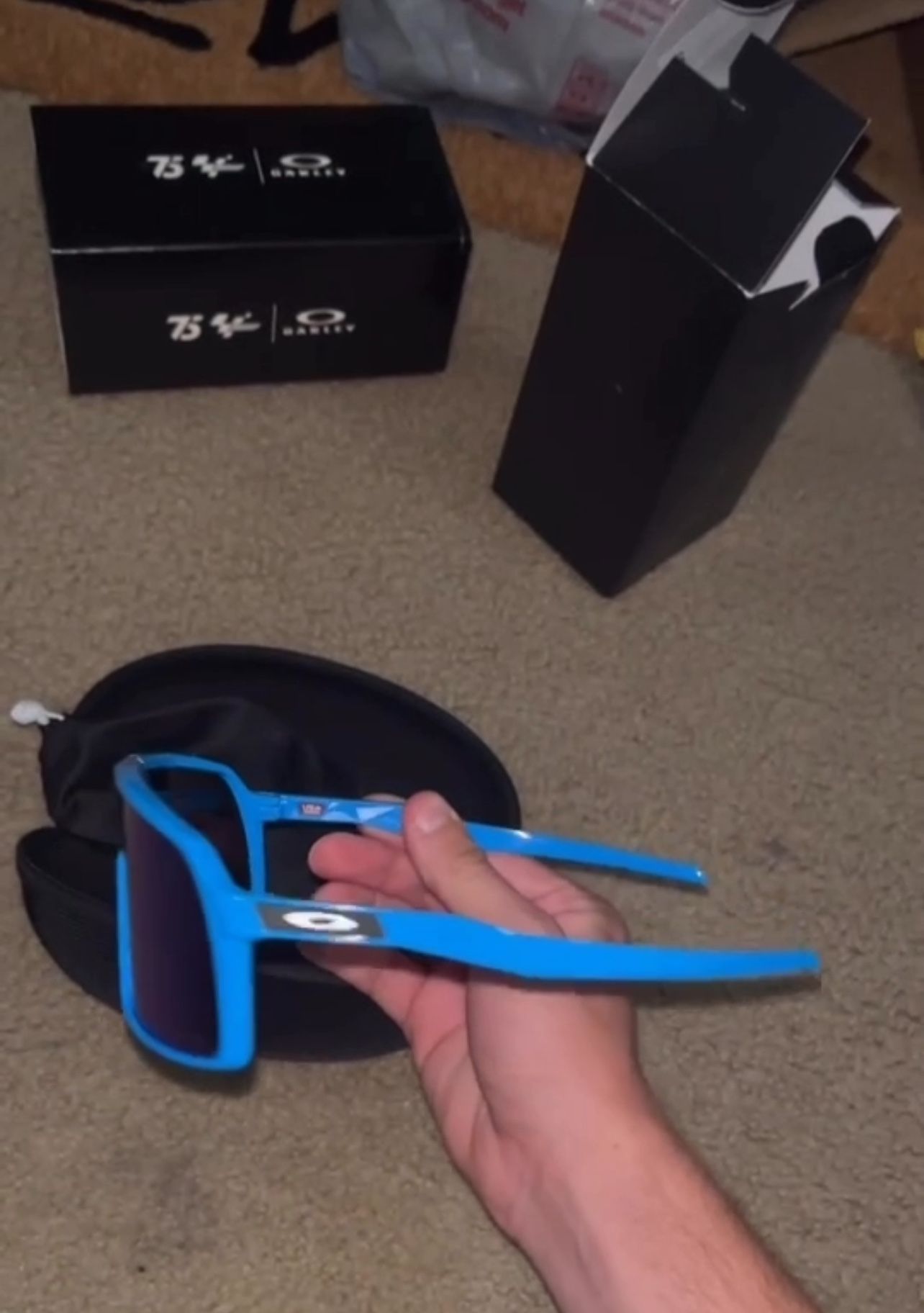 Oakley Sky Blue Sutros