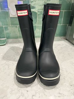 Women’s Hunter Waterproof Boot Size 9