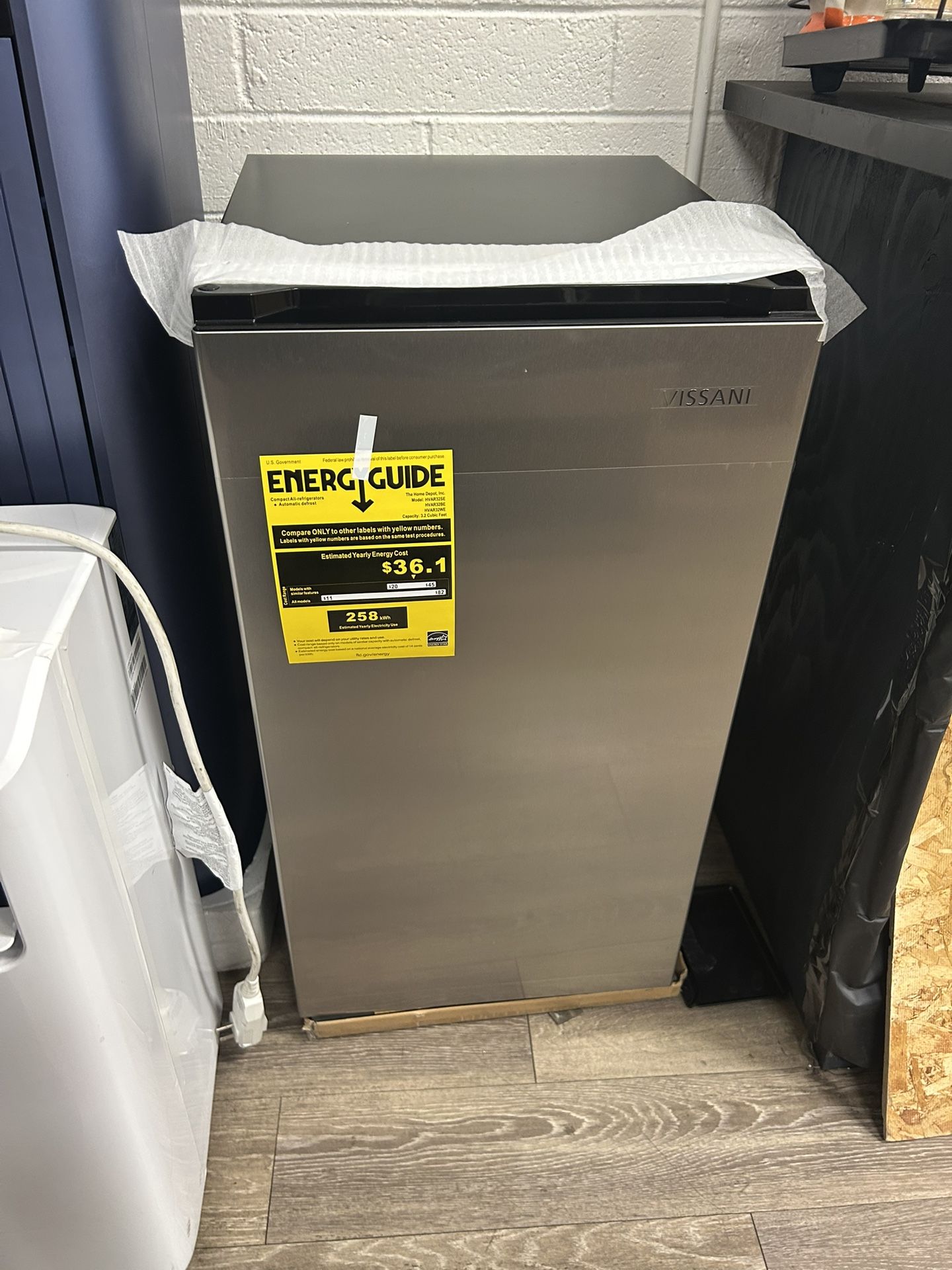 Vissani Mini Fridge