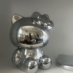 Hello Kitty Makeup Brush Holder Mirror Set