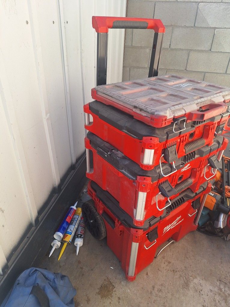 Milwaukee Rolling Tool Box PAK OUT