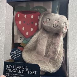 Itzy Ritzy Learn & Snuggle Set