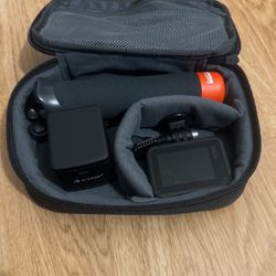 Go pro Hero 8 With Extra Batteries And Handle 