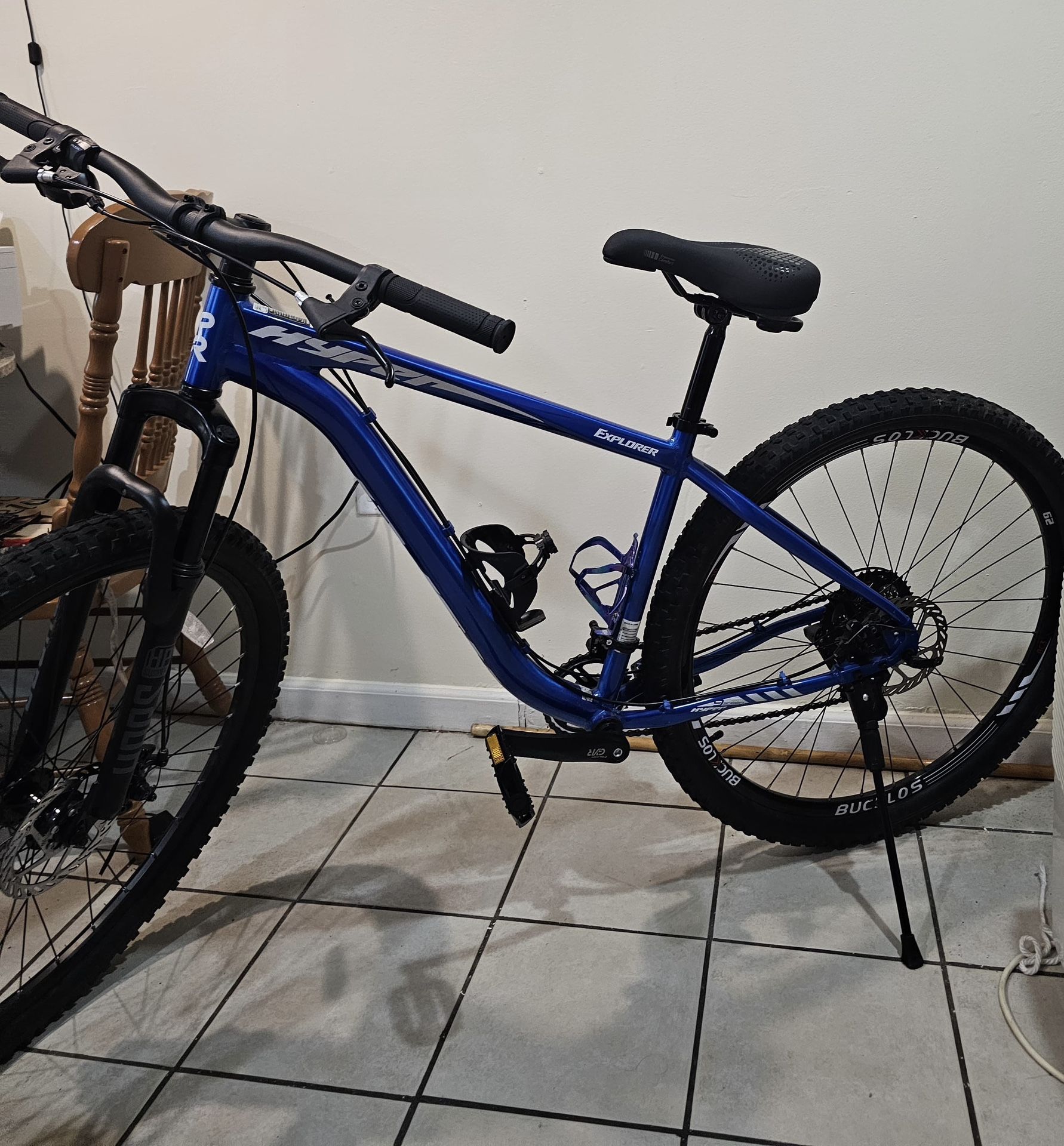29’ Explorer Men’s Hard Tail Mountain Bike Blue