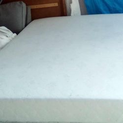 Queen Size Mattress (Colchón Queen Size)