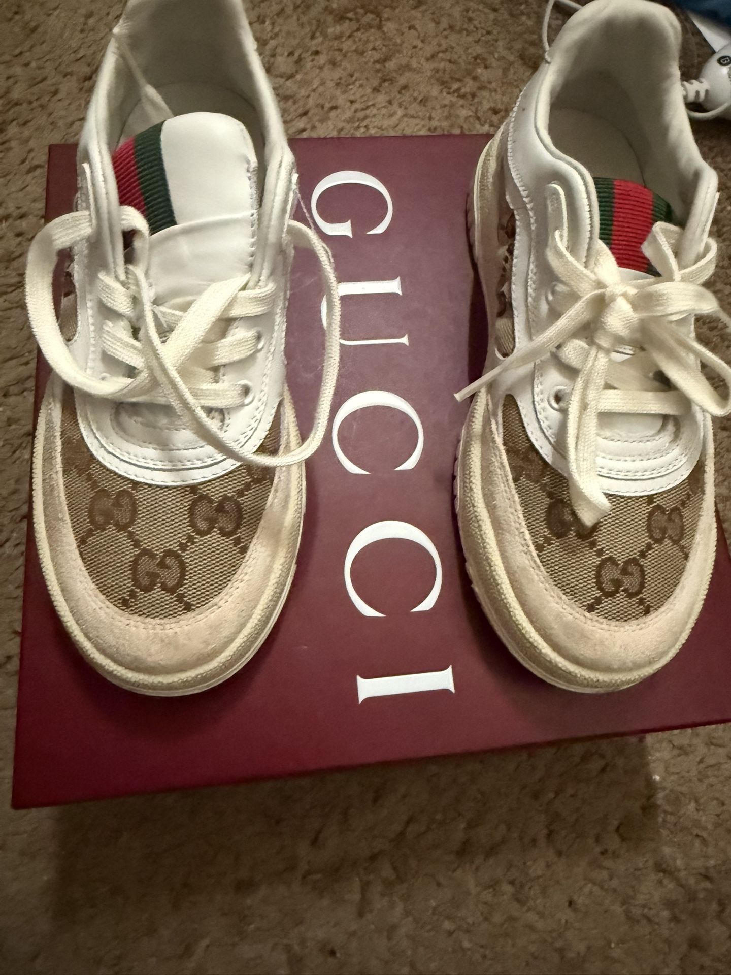 Kids Gucci shoes (size 32). 1 US