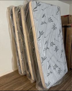Twin size pillow top mattress