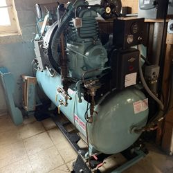 HEAVY DUTY AIR COMPRESSOR, BUYER MUST DISASSEMBLE,PICK UP AND DELIVER. $500.00 OR BEST OFFER.