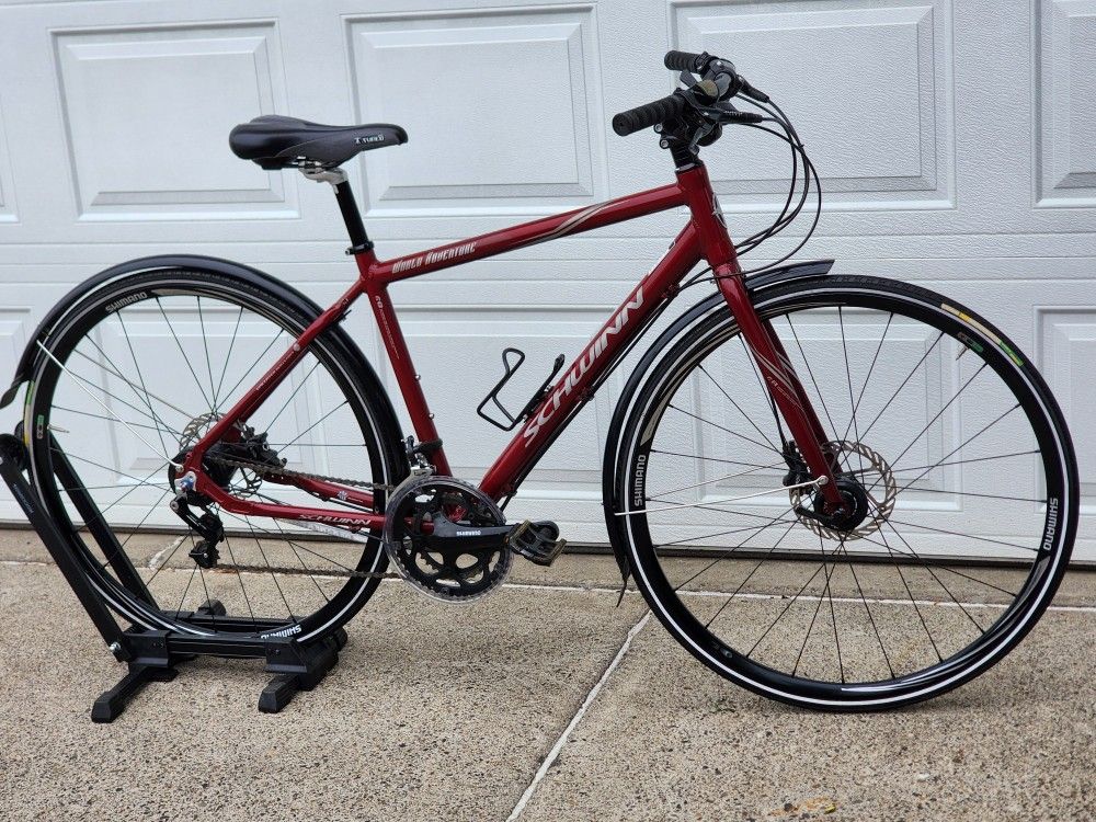 700c Schwinn Hybrid Bike