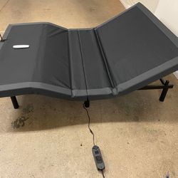🛏️ QUEEN adjustable Bed Base - Like New 