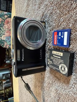 Panasonic LUMIX DMC-ZS6 12.1MP Black Digital Camera - Black