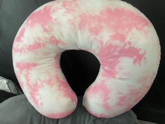 Breastfeeding pillow