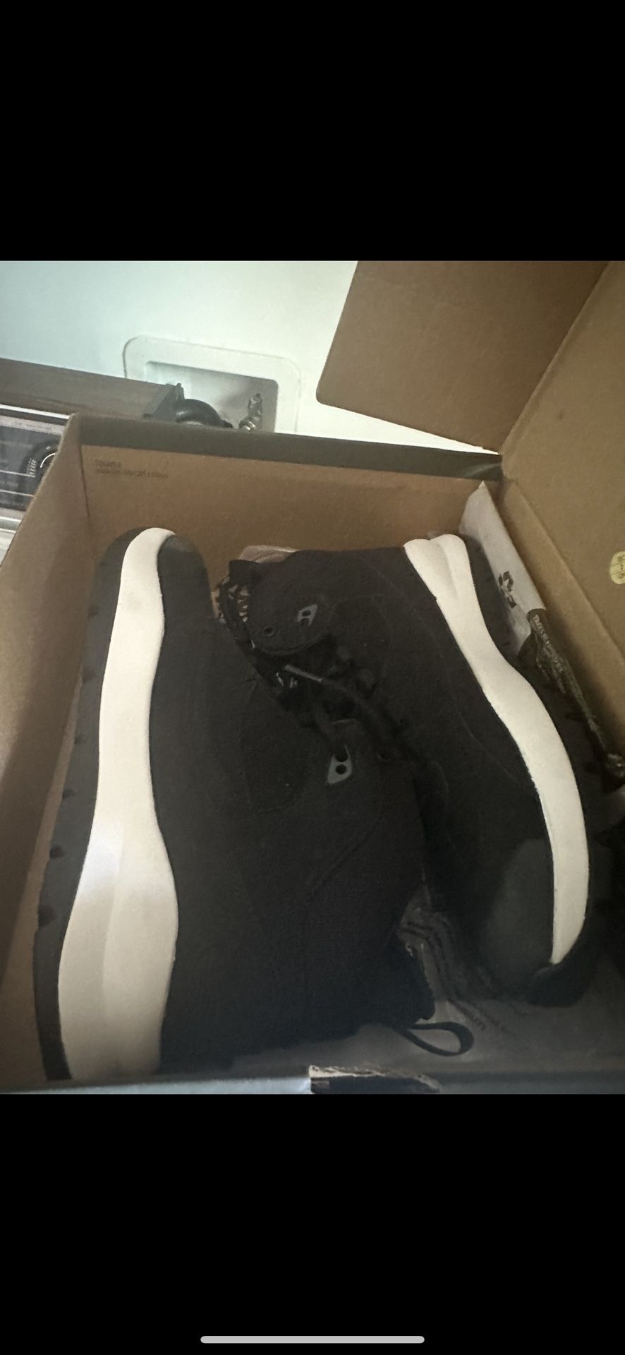 TIMBERLAND SIZE 10 For Men - New 80$ Firmed