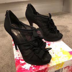 Like New Black Bootie Heels Size 8