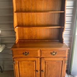 Vintage Solid Wood Dining Hutch / China Cabinet