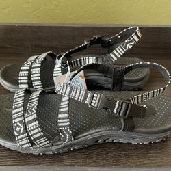 New Women’s Skechers Sandals Size 10