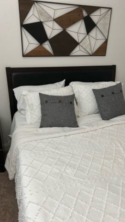 Queen Bed with nightstand (no mattress)